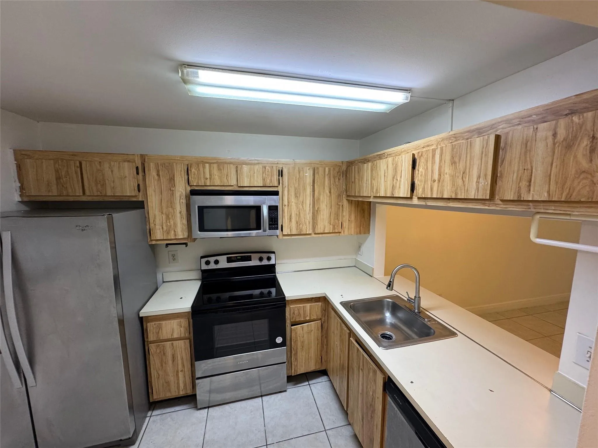 15805 W Waterside Cir, #106