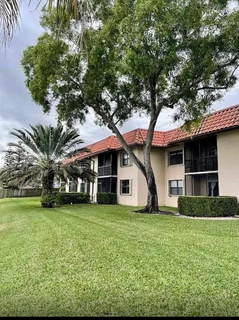15805 W Waterside Cir, #106