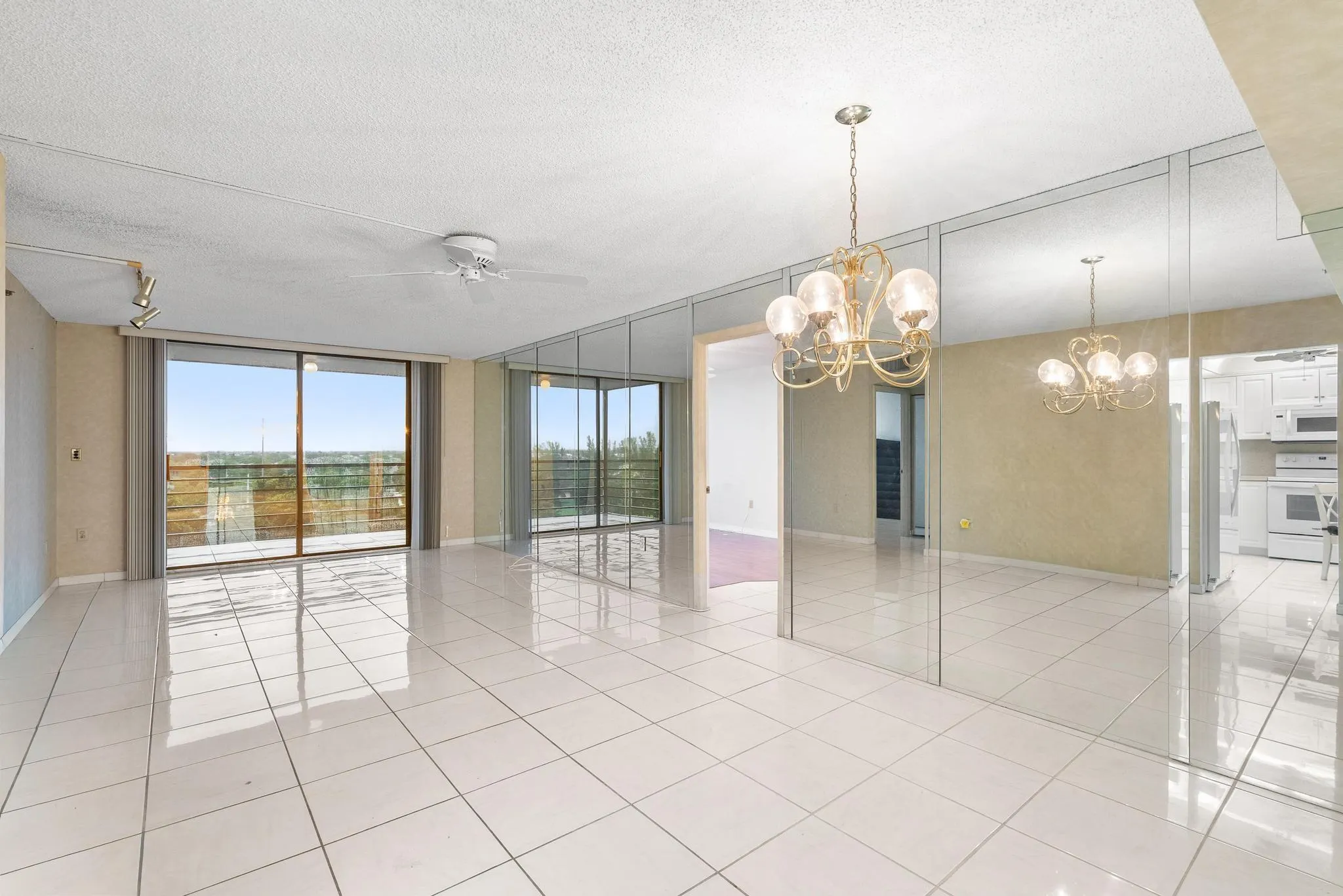 1200 Saint Charles Pl, #PH7