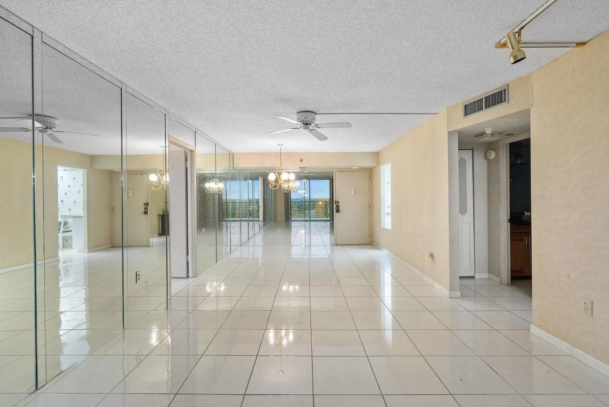 1200 Saint Charles Pl, #PH7