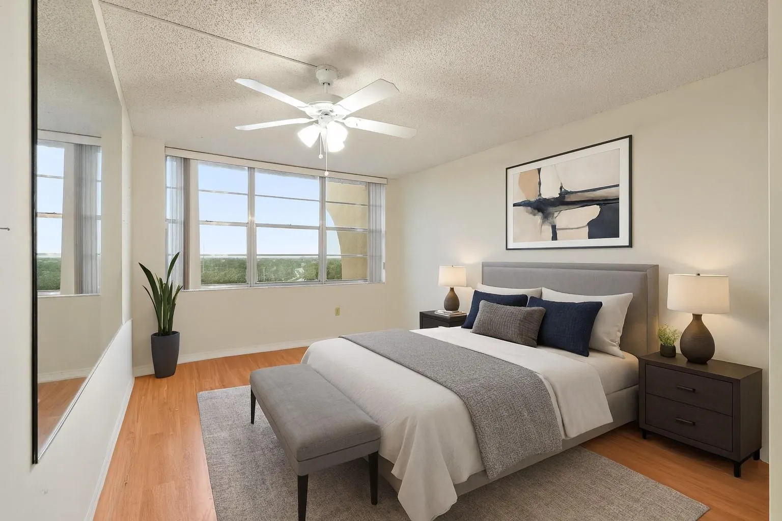 1200 Saint Charles Pl, #PH7