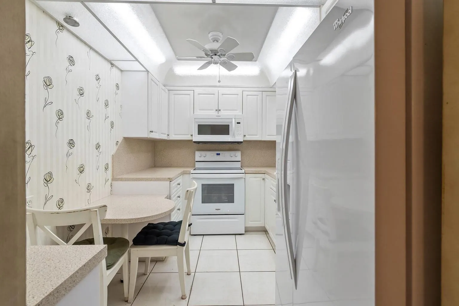 1200 Saint Charles Pl, #PH7