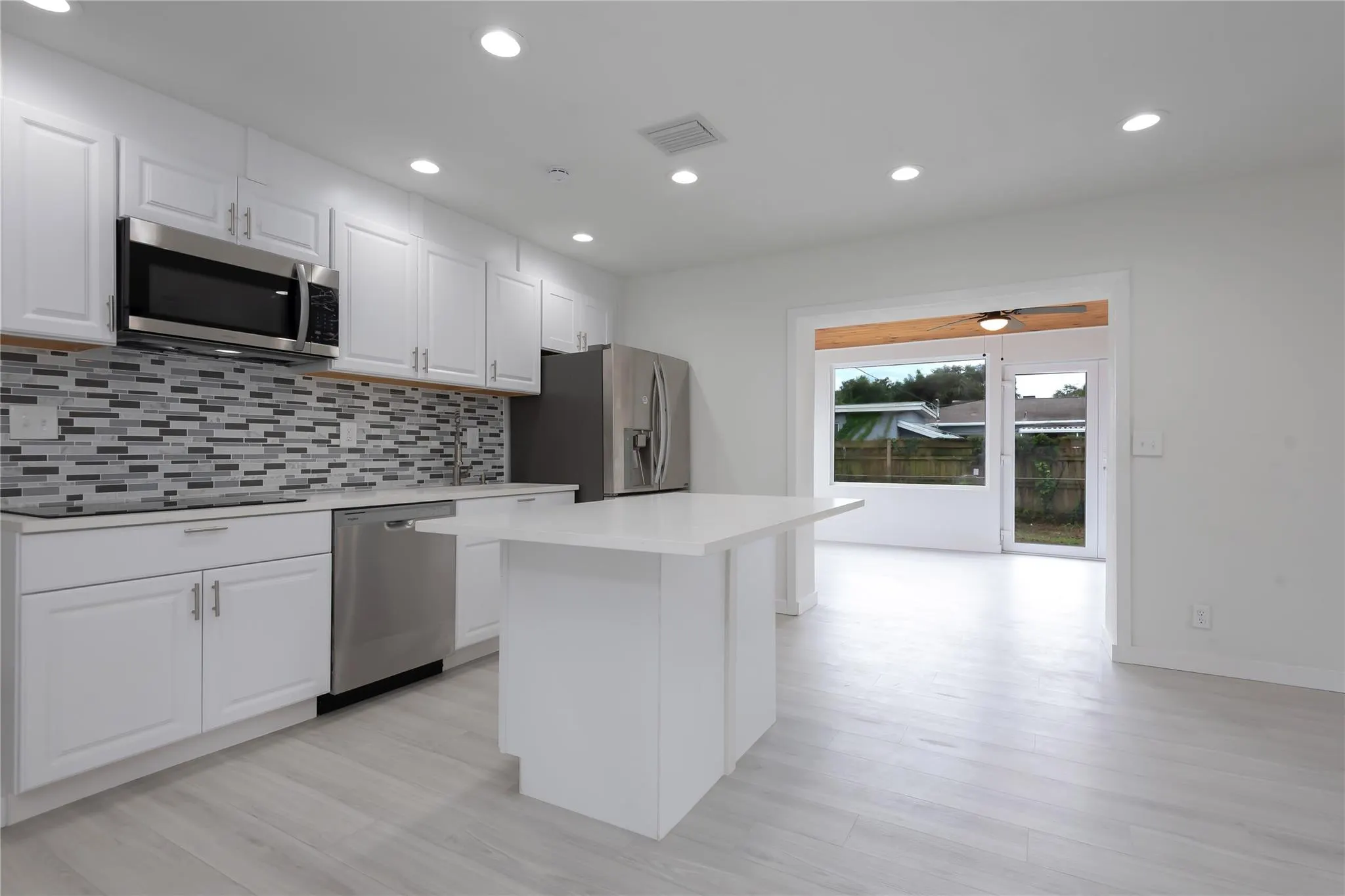 713 SW 4th Ct