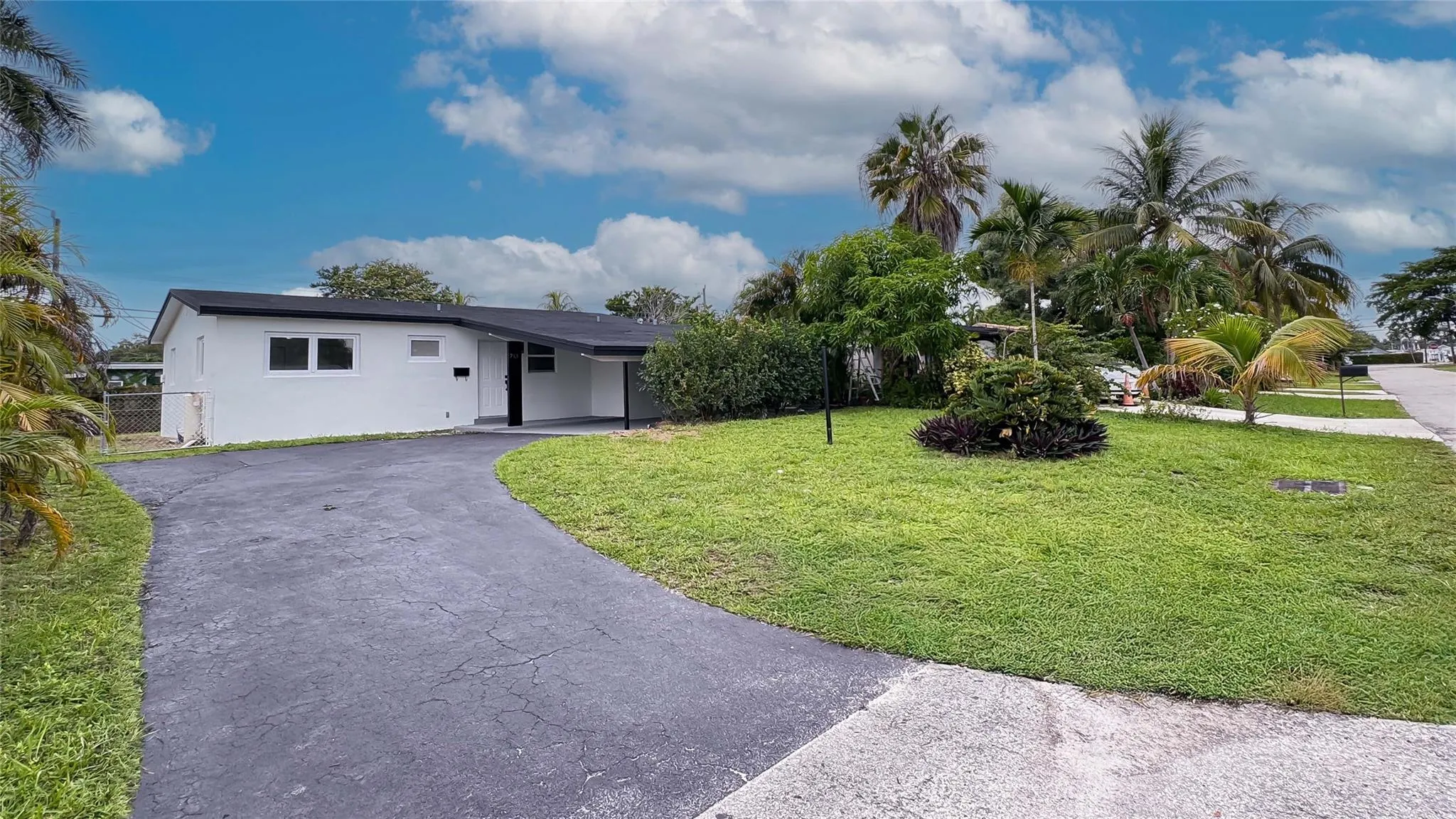 713 SW 4th Ct