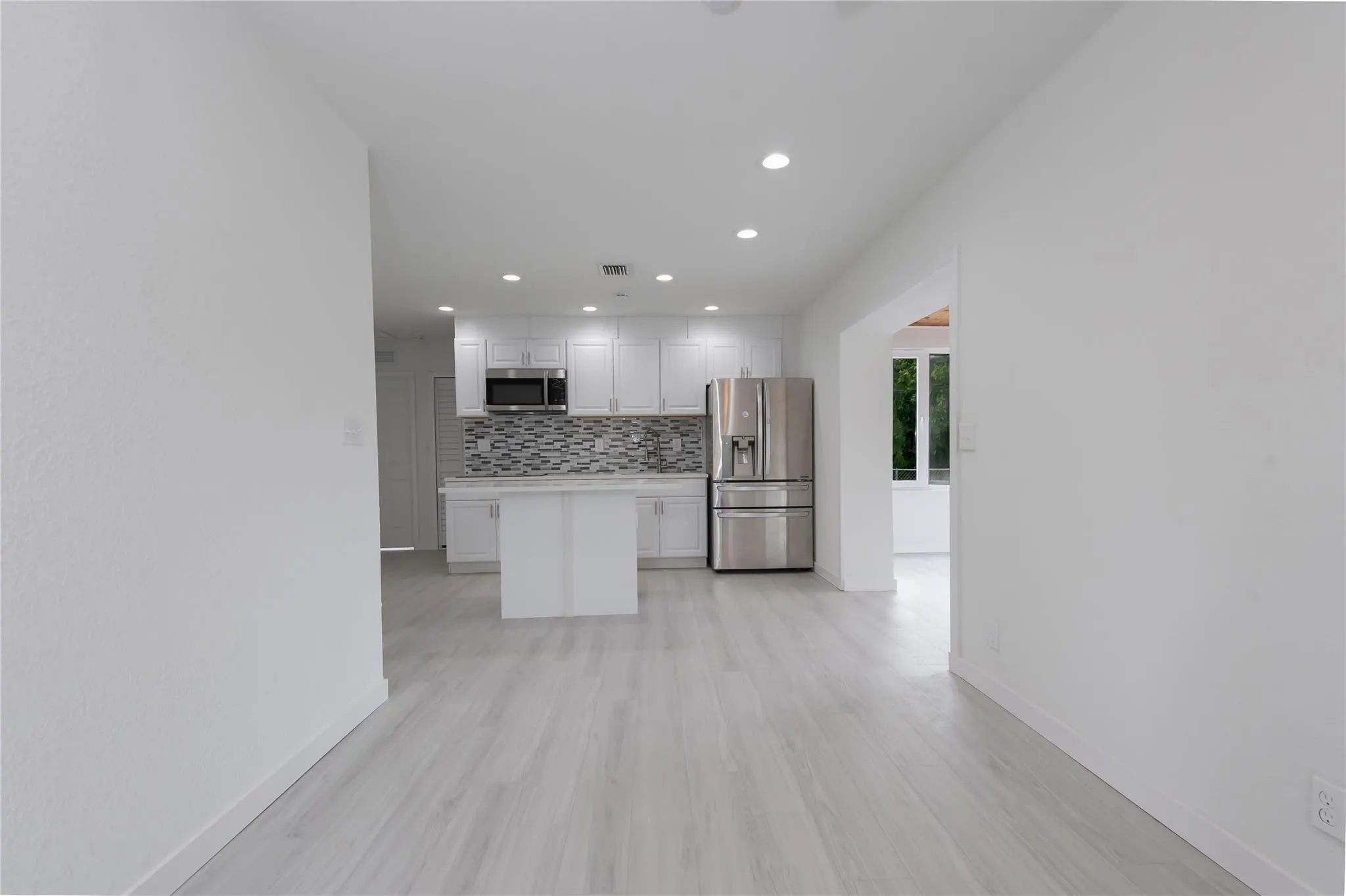 713 SW 4th Ct