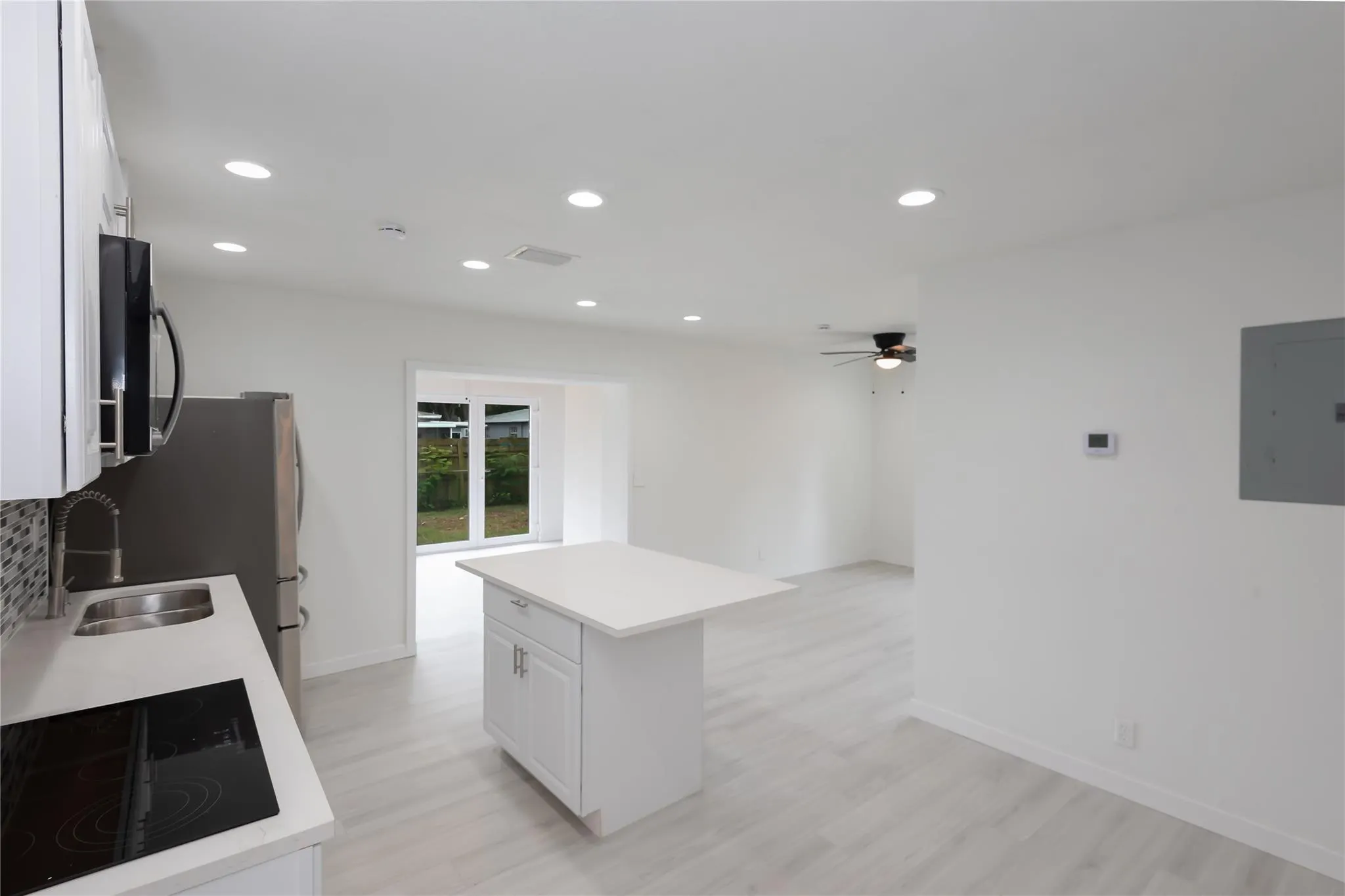713 SW 4th Ct