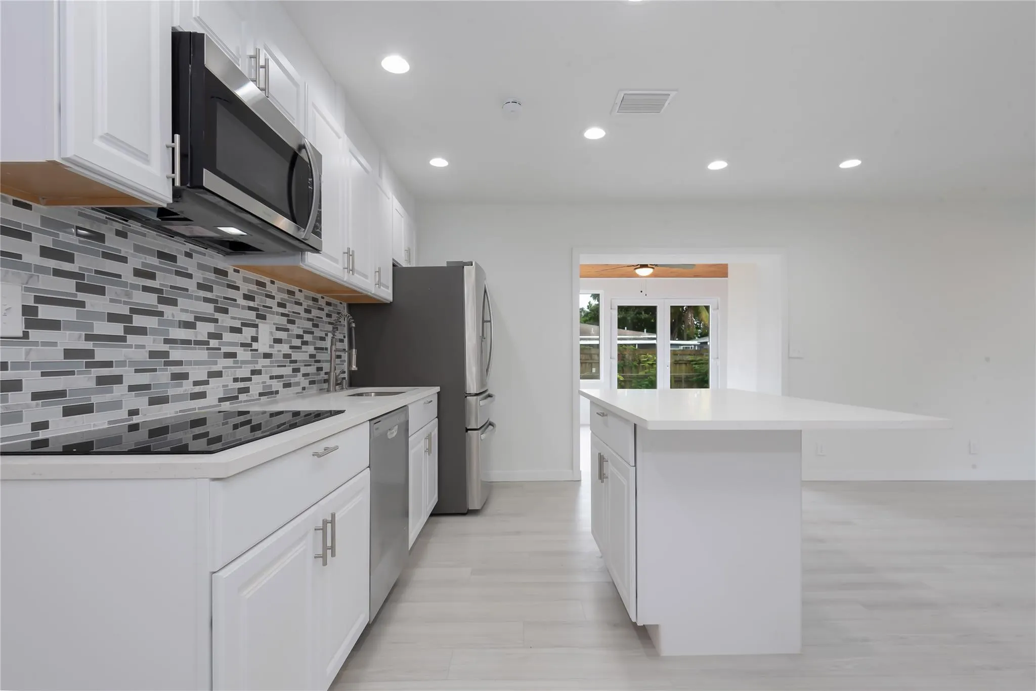 713 SW 4th Ct