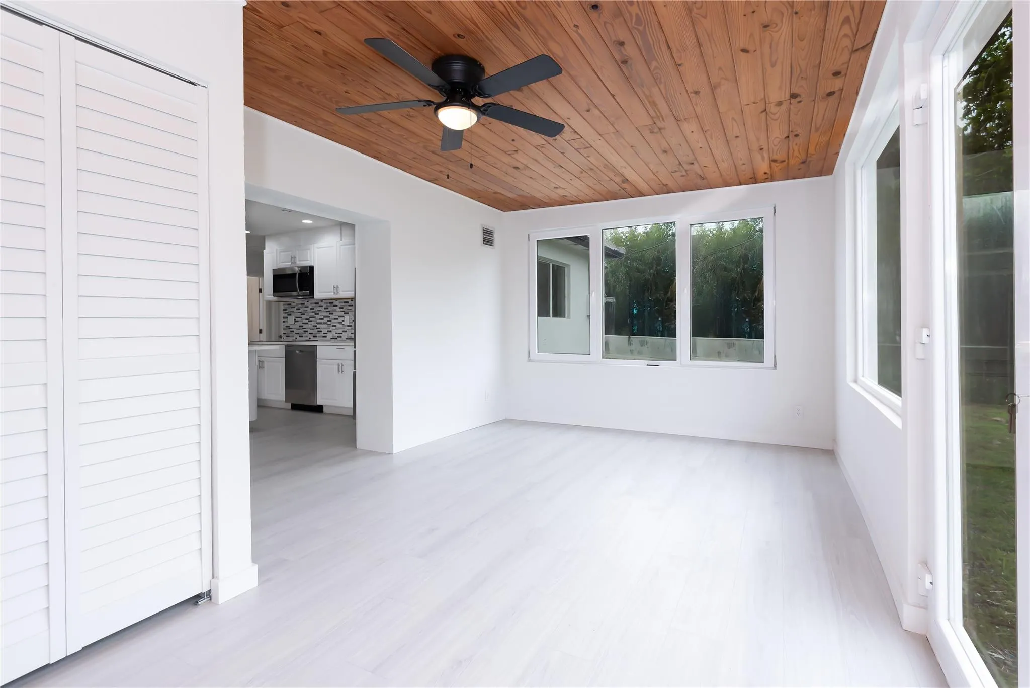 713 SW 4th Ct