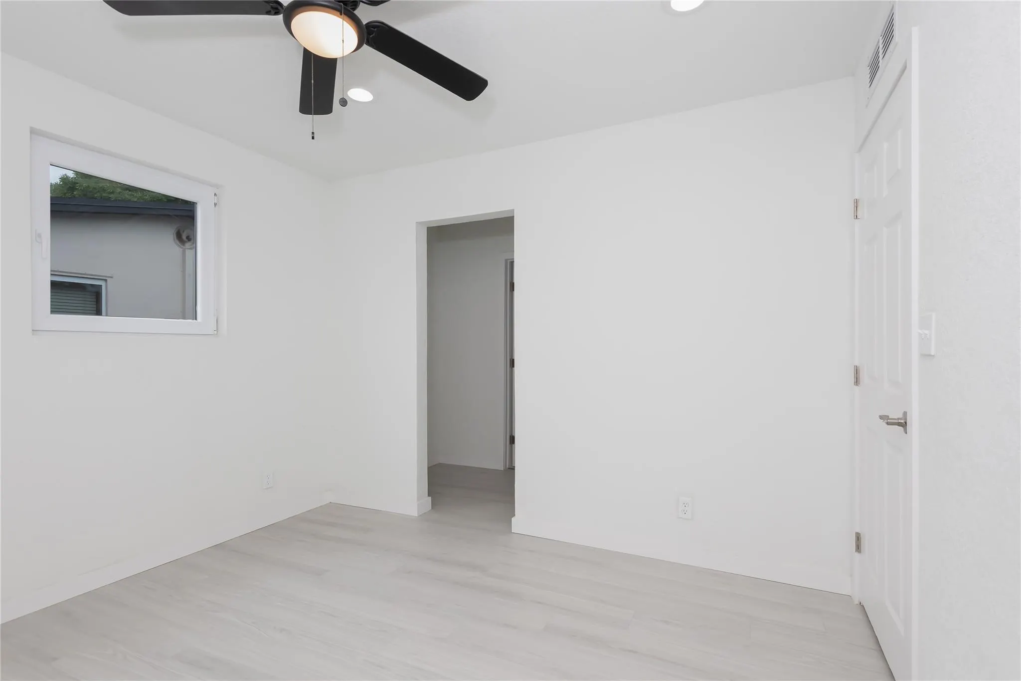 713 SW 4th Ct