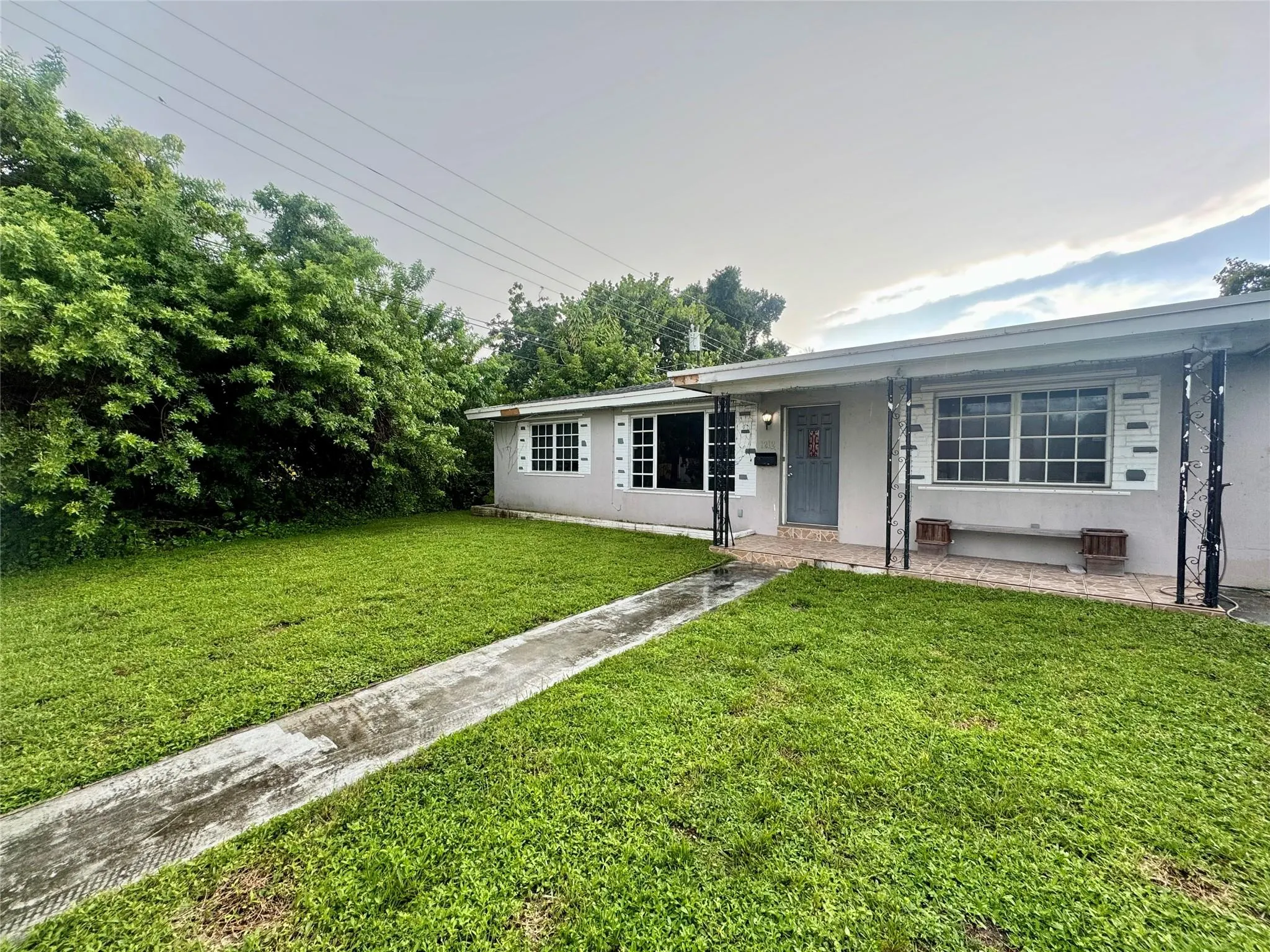 1212 S 26th Ave