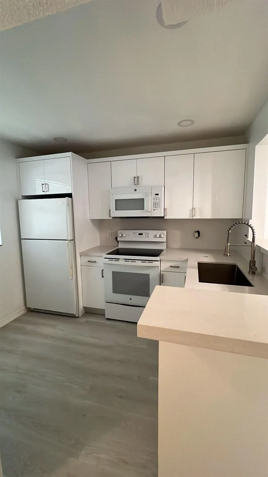 6796 Palmetto Cir, #6796