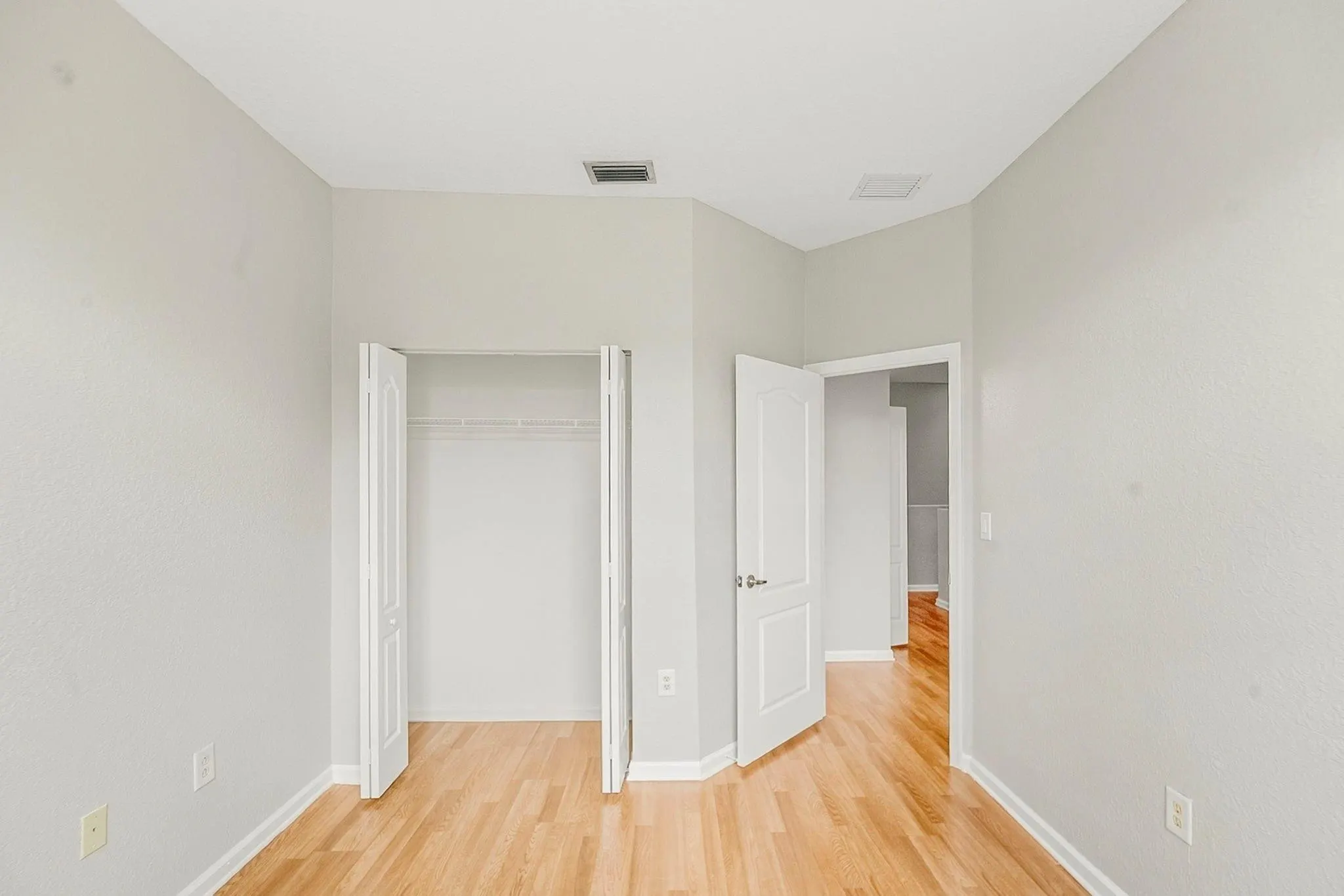 1137 NE 31st Ter