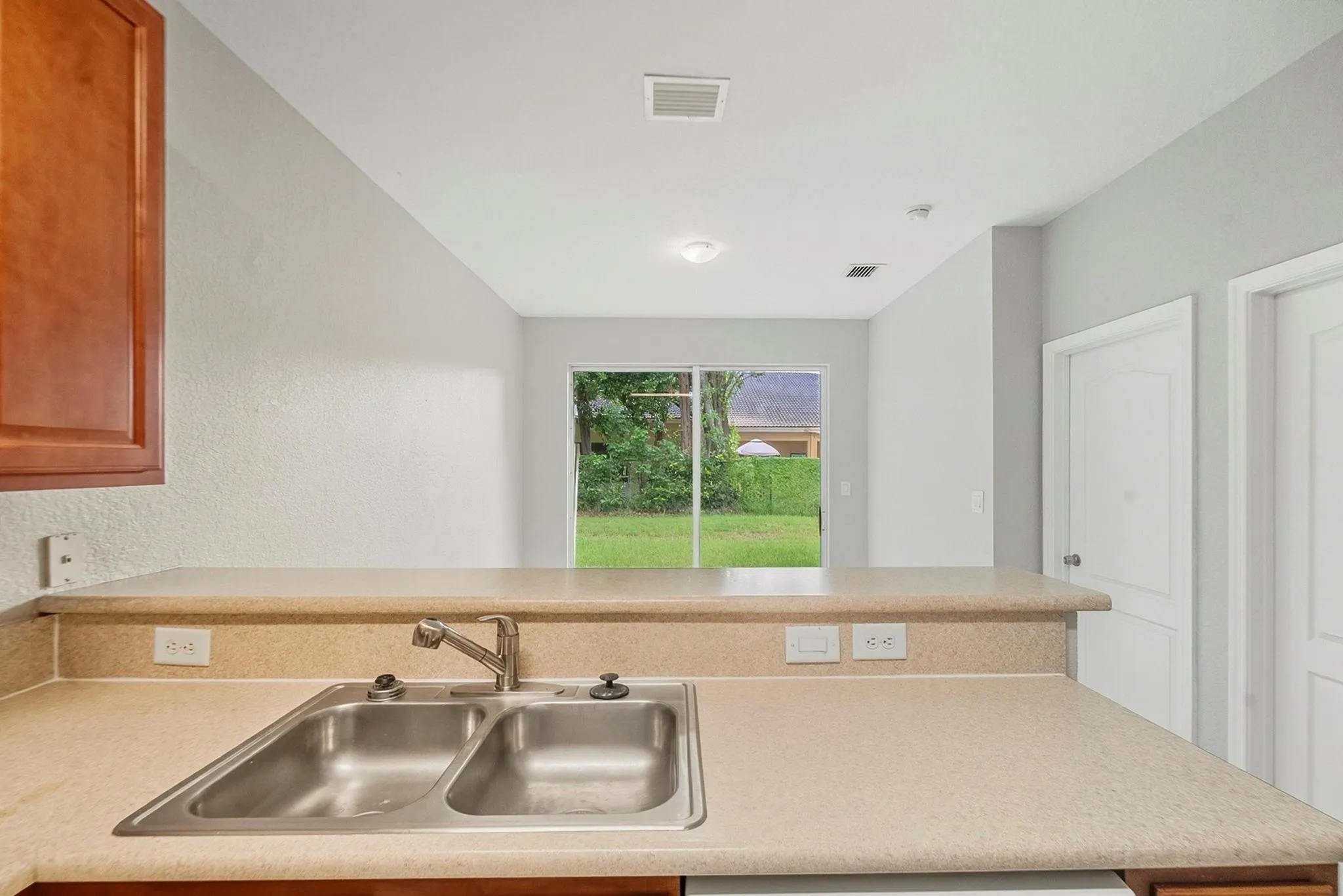 1137 NE 31st Ter