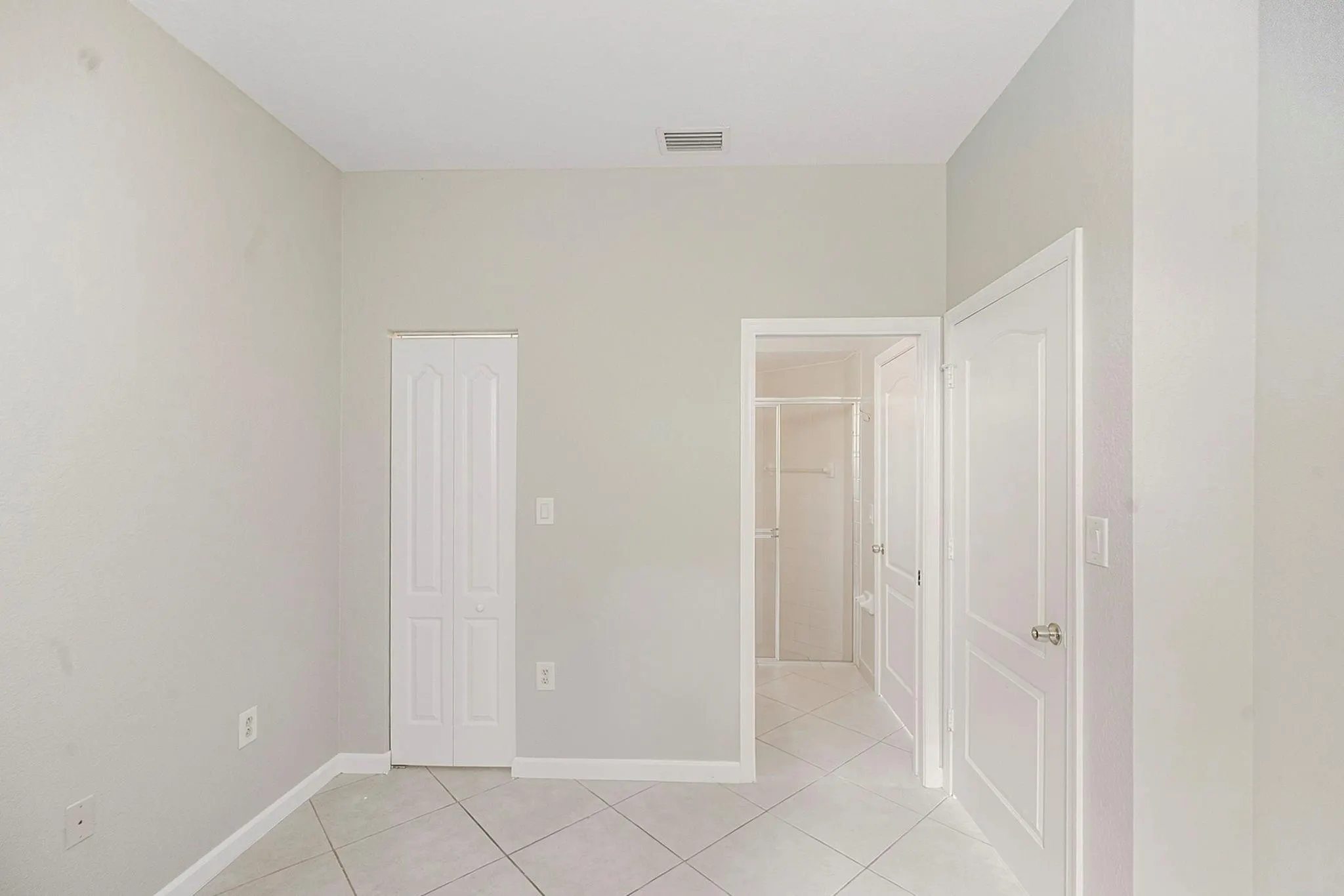 1137 NE 31st Ter