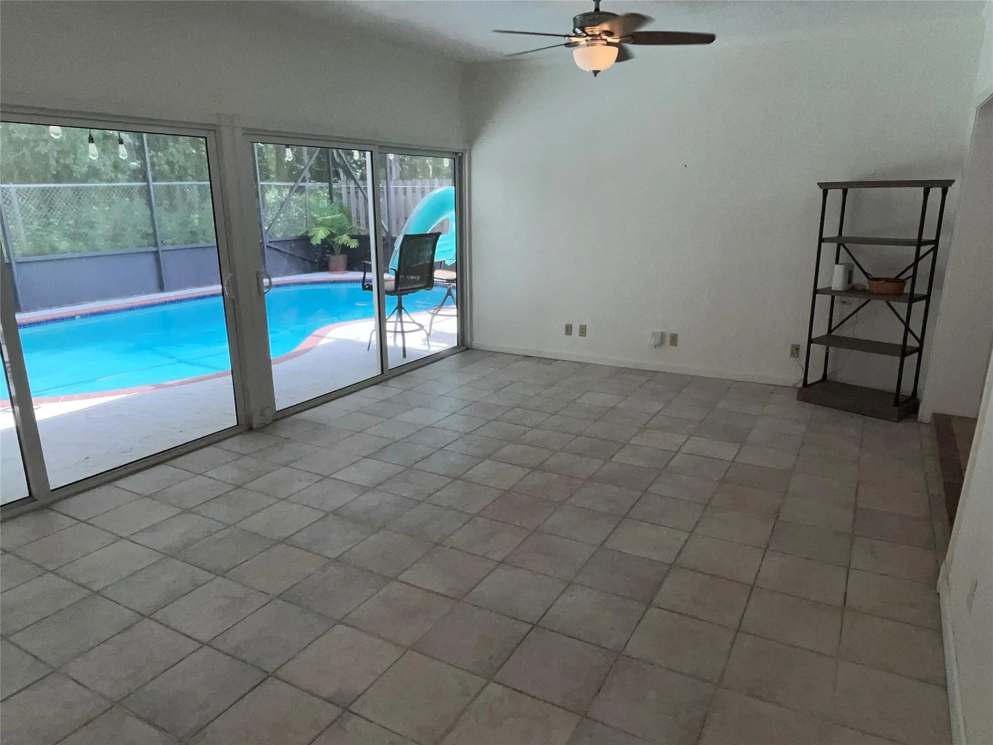 781 SW 49th Ter