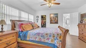 781 SW 49th Ter