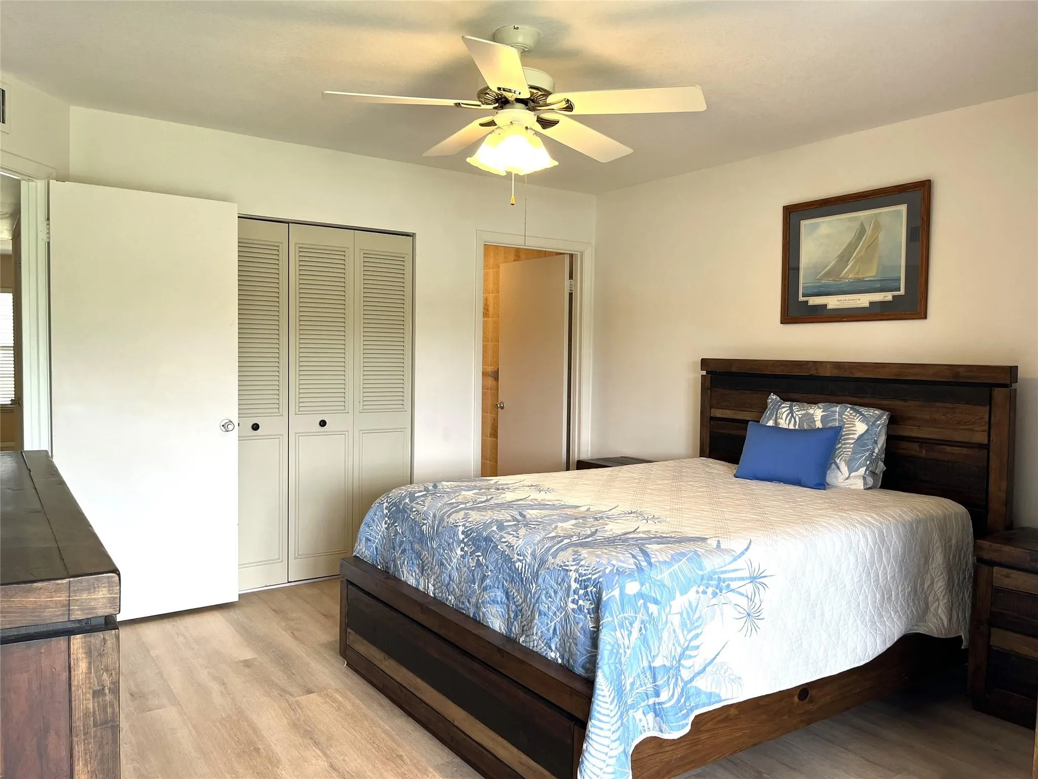 68 Royal Oak Ct, #106
