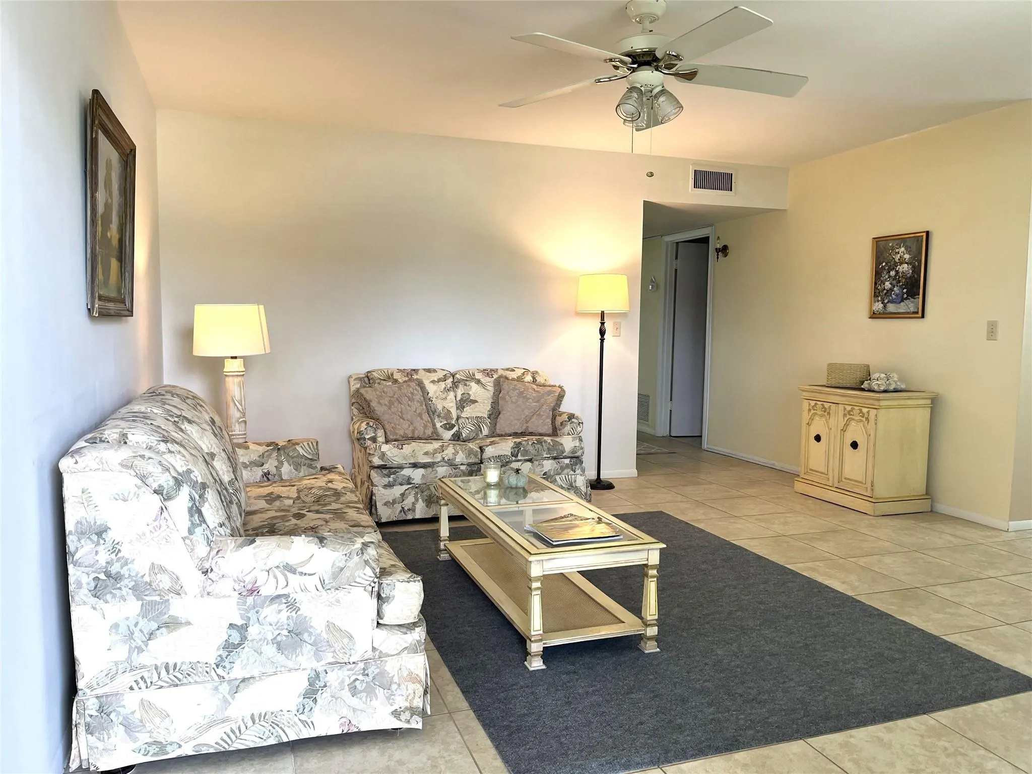 68 Royal Oak Ct, #106