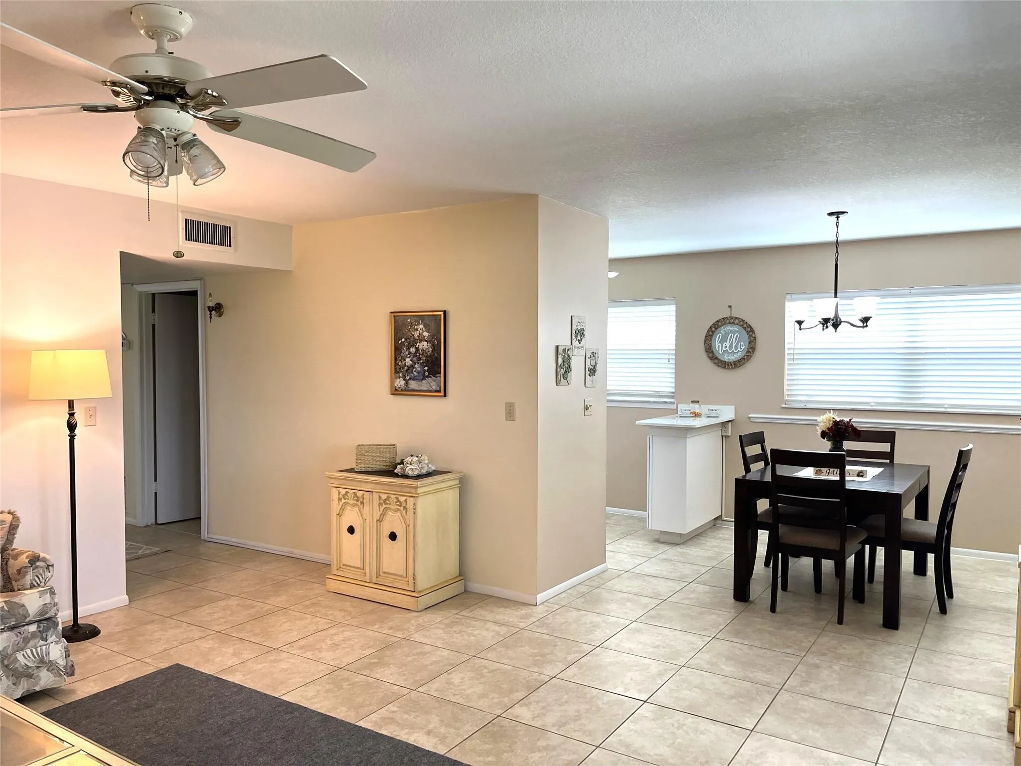 68 Royal Oak Ct, #106