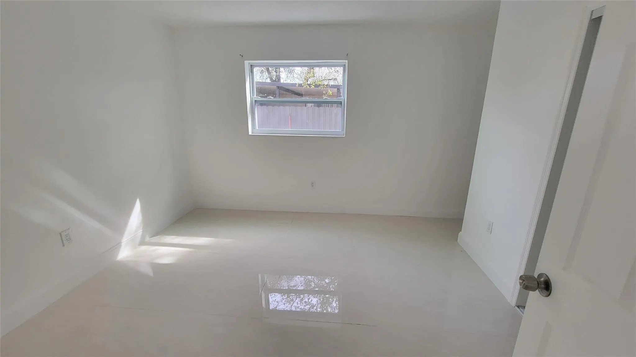 1604 NW 24th Ct