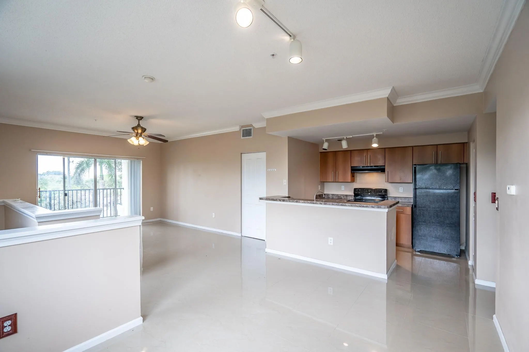 5800 W Sample Rd, #308