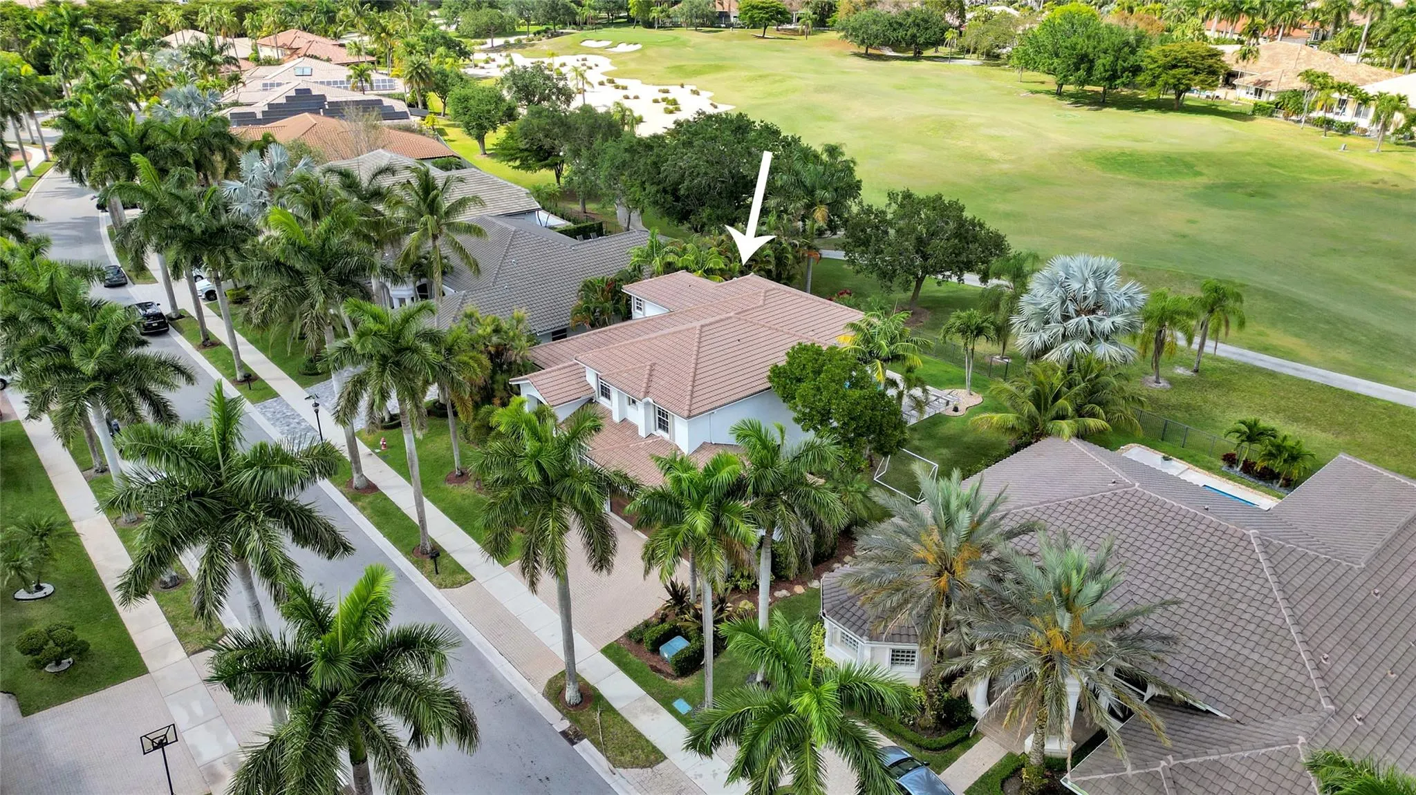 2527 Montclaire Cir
