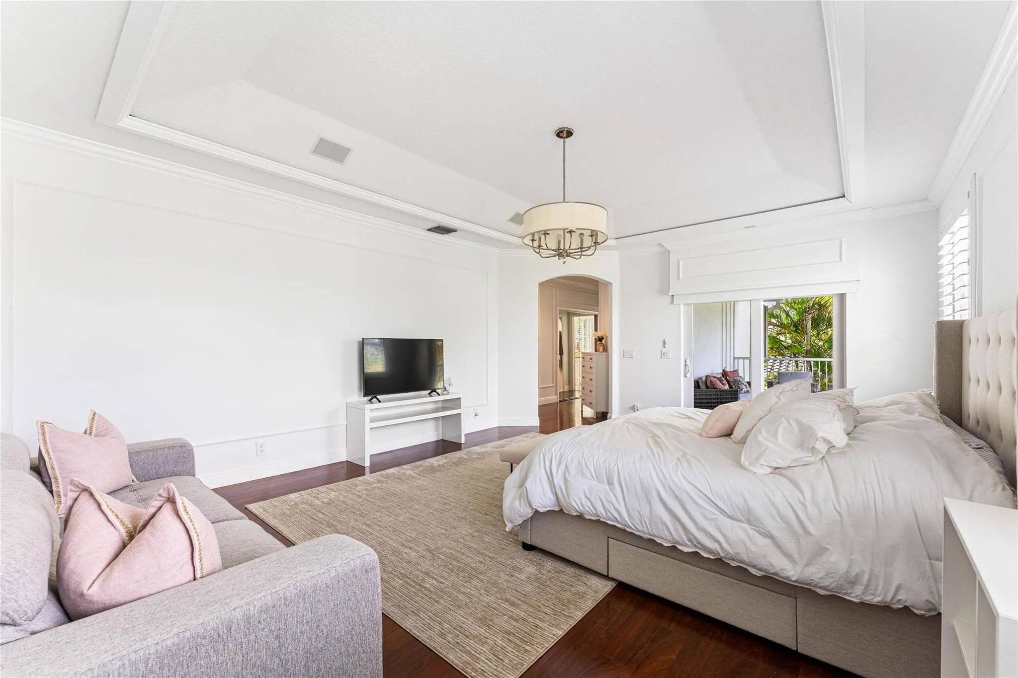 2527 Montclaire Cir