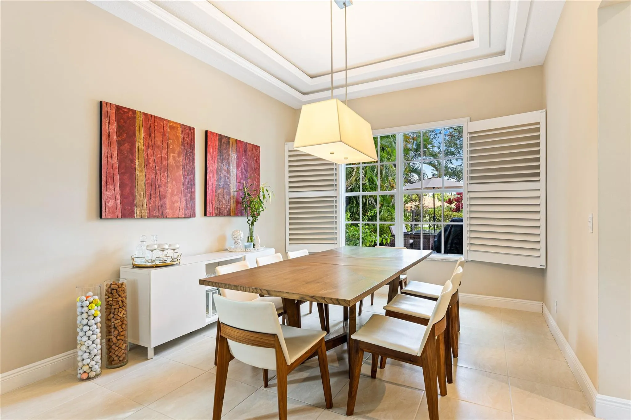 2527 Montclaire Cir
