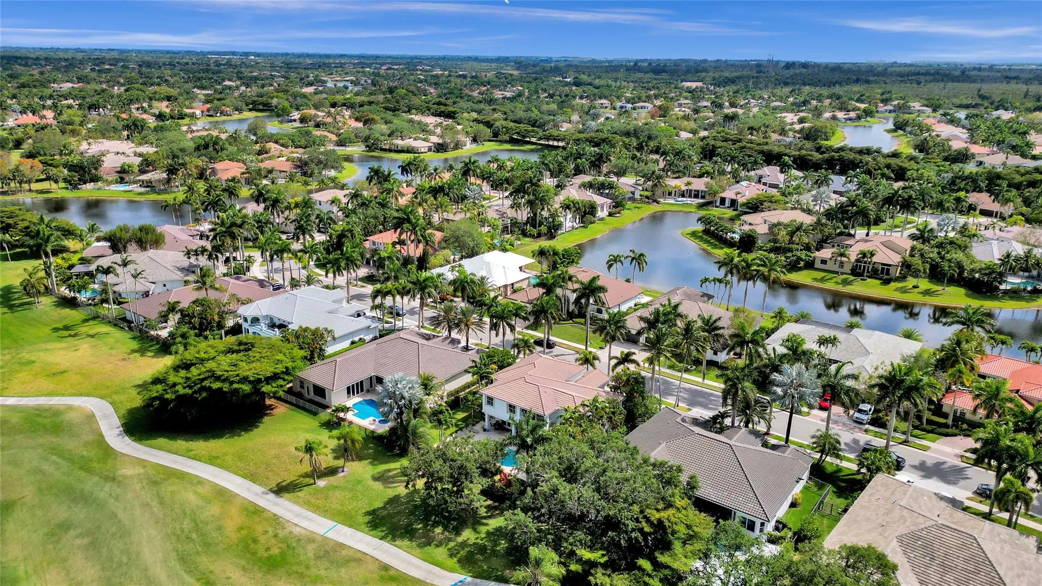 2527 Montclaire Cir