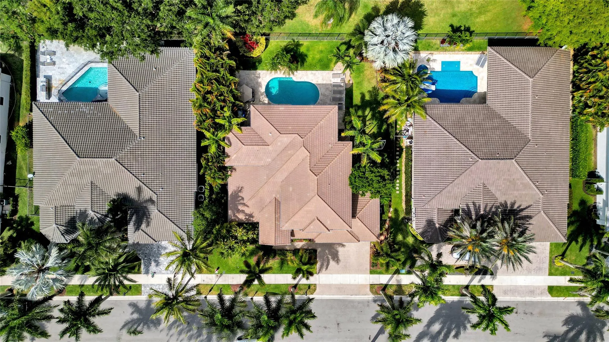 2527 Montclaire Cir