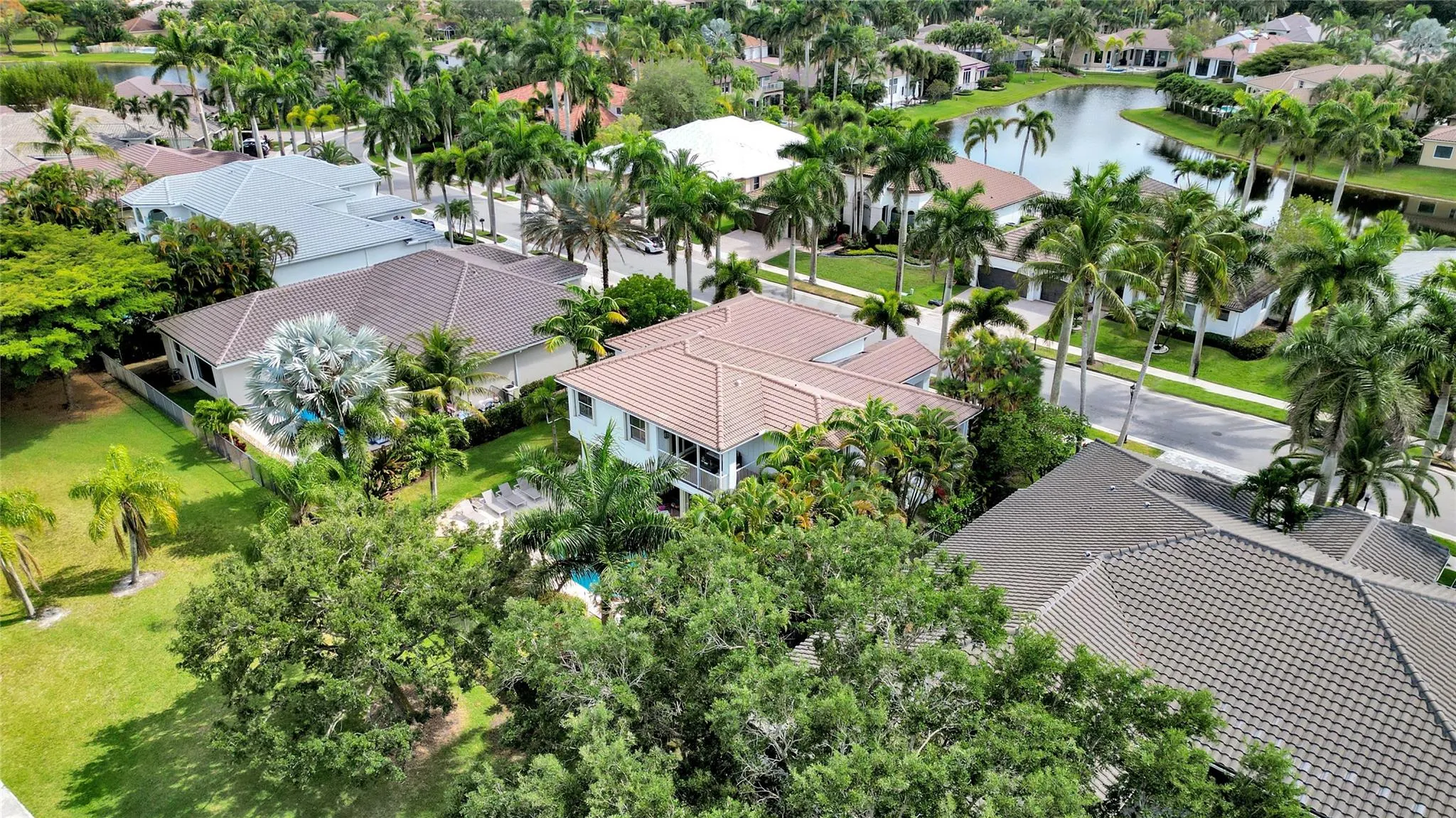 2527 Montclaire Cir