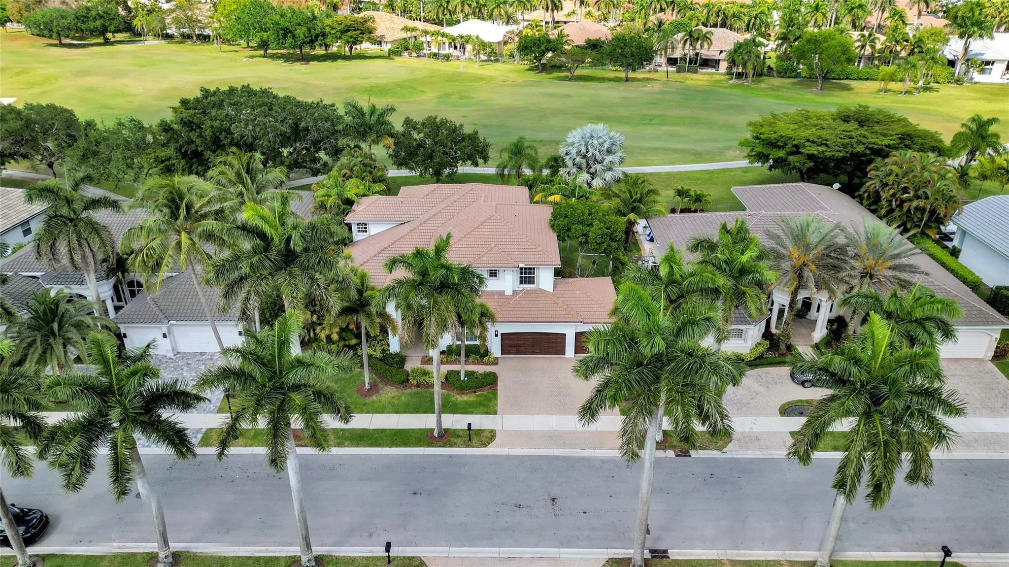 2527 Montclaire Cir