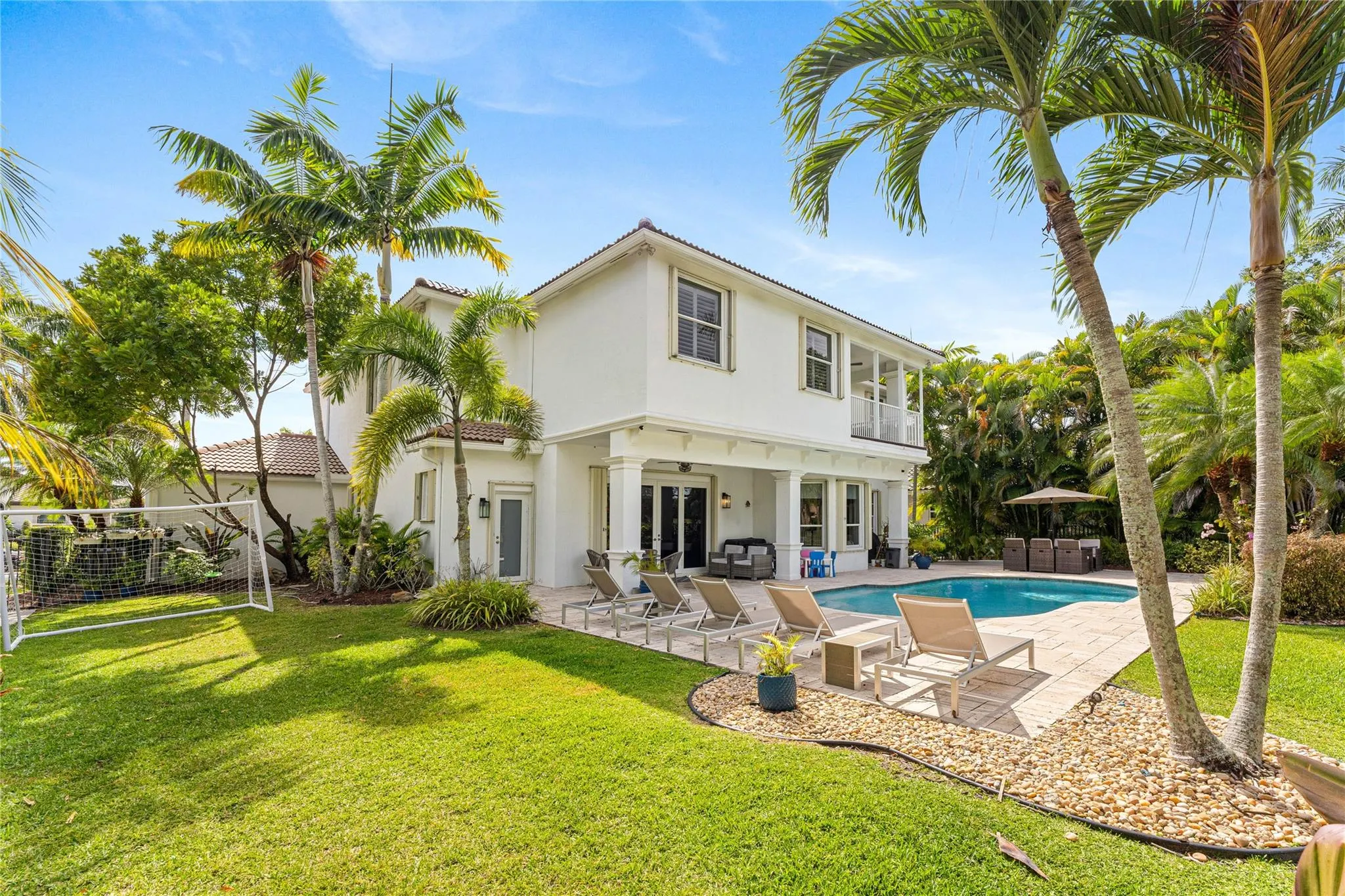 2527 Montclaire Cir