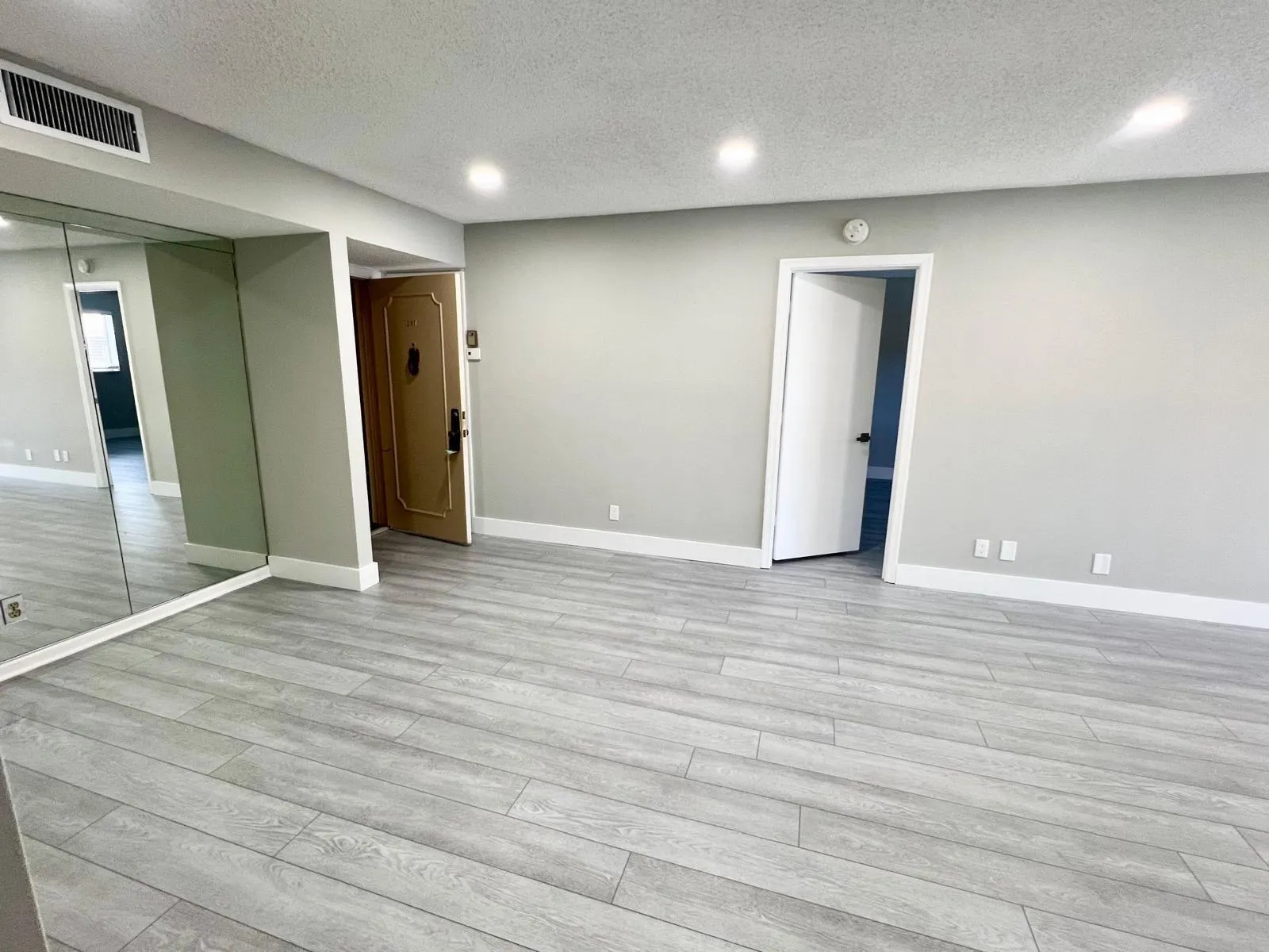 959 SE 2nd Ave, #237