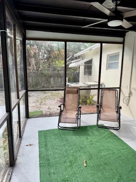 200 SE 19th St