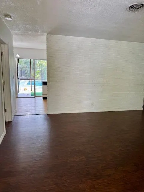 200 SE 19th St