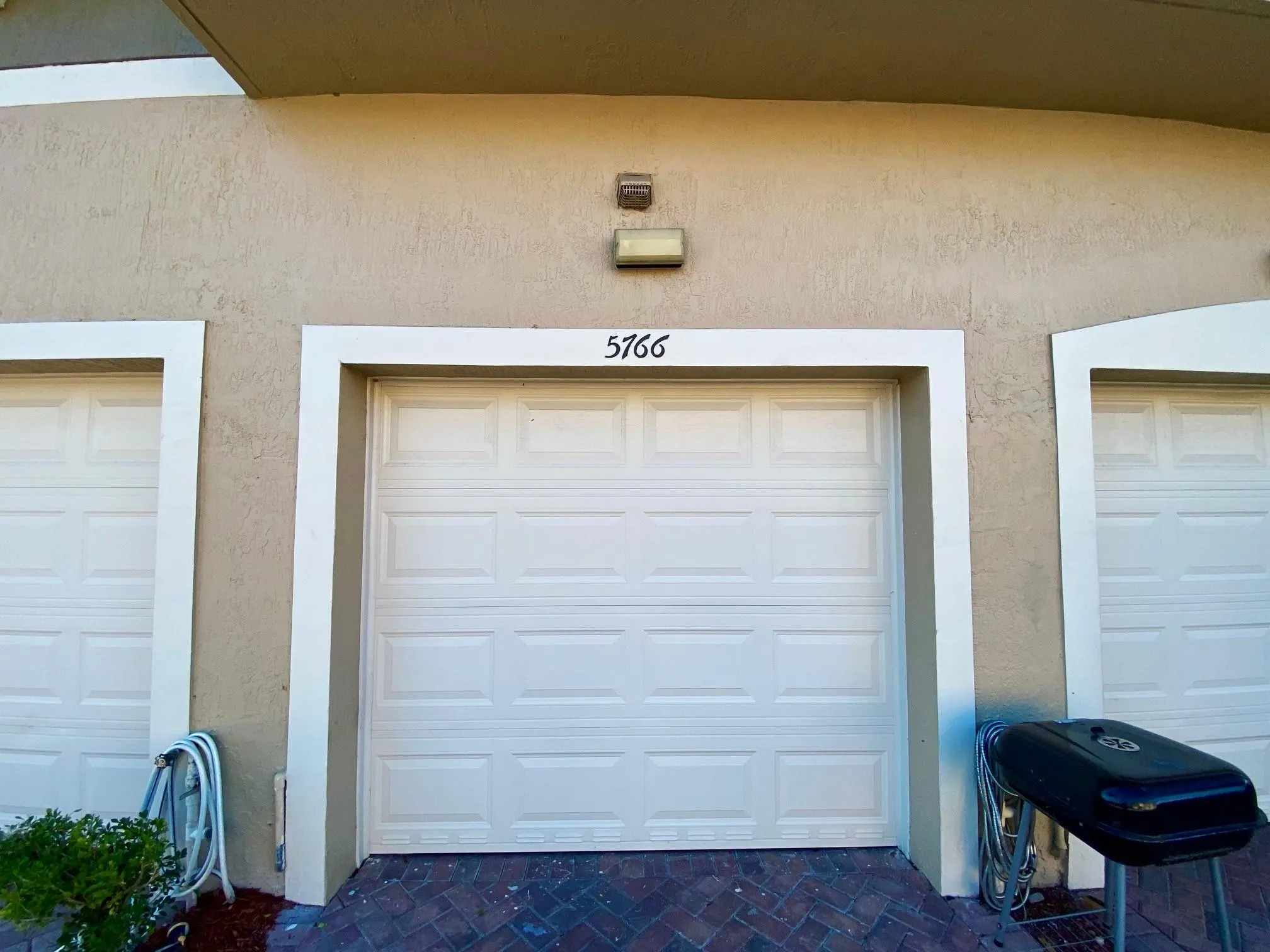 5766 Hampton Hills Blvd