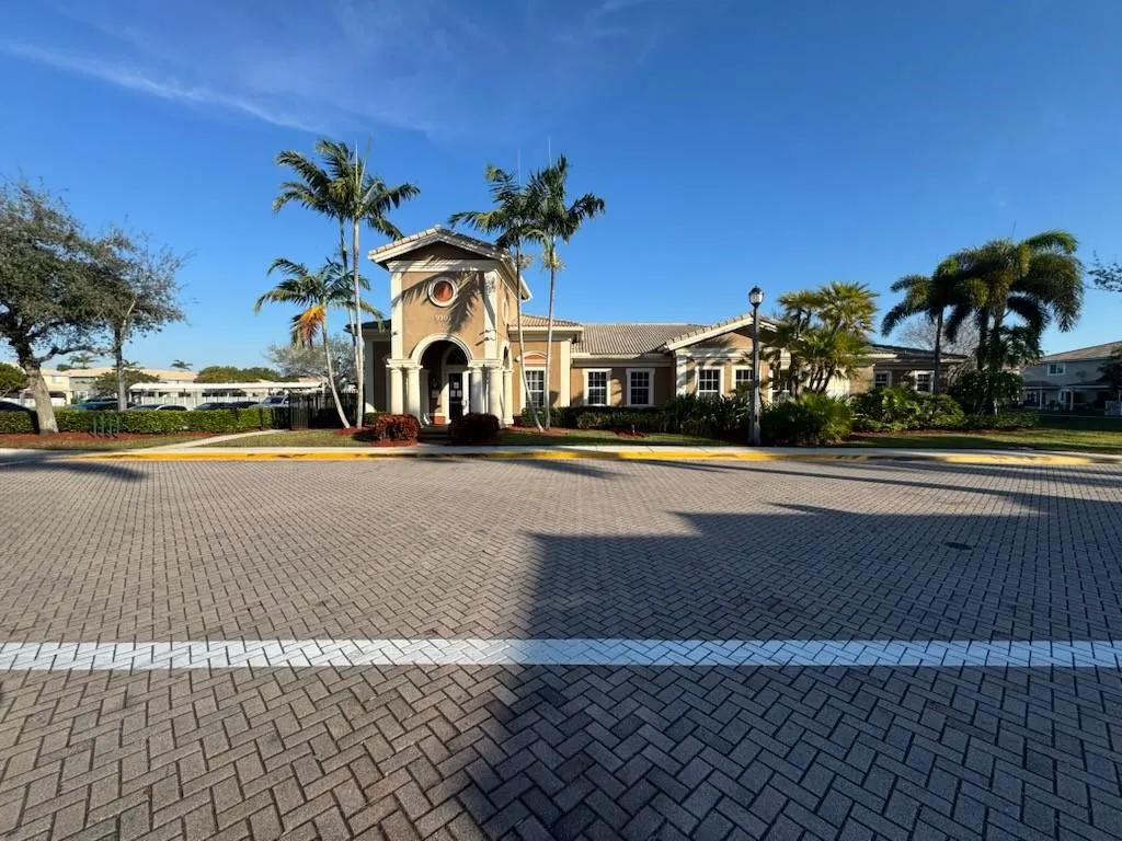 5766 Hampton Hills Blvd