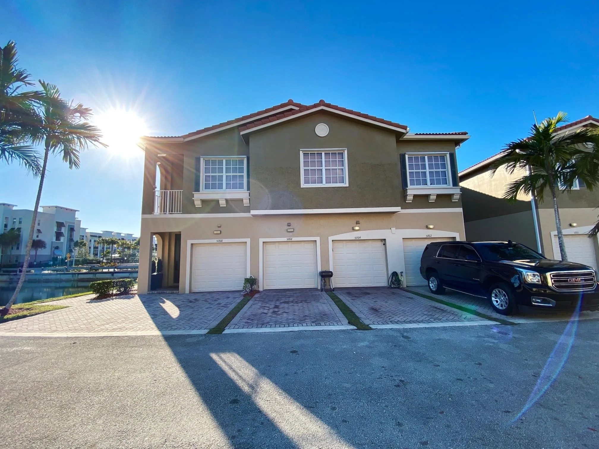 5766 Hampton Hills Blvd