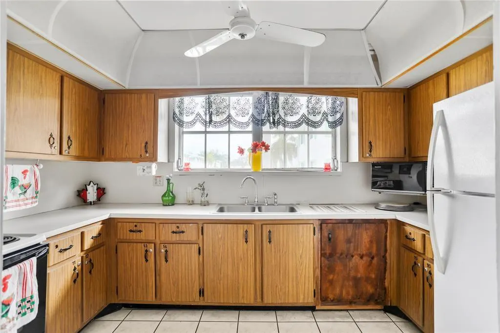 6260 NE 18th Ave, #810