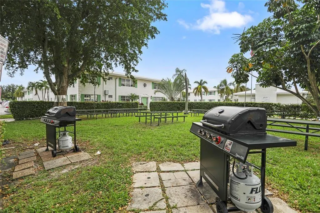 6260 NE 18th Ave, #810