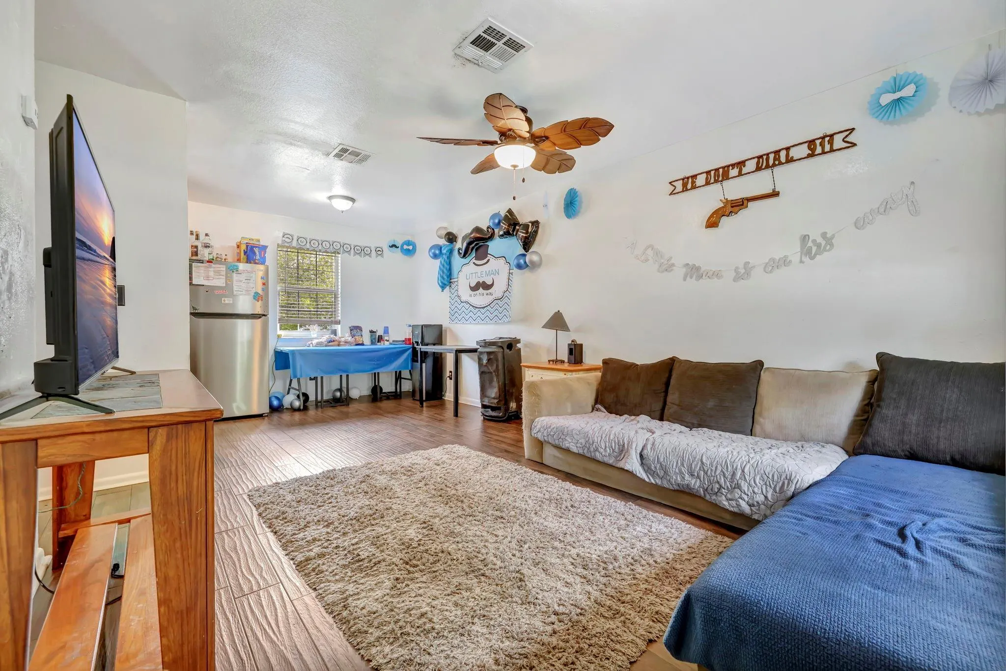 9555 Orange Ave