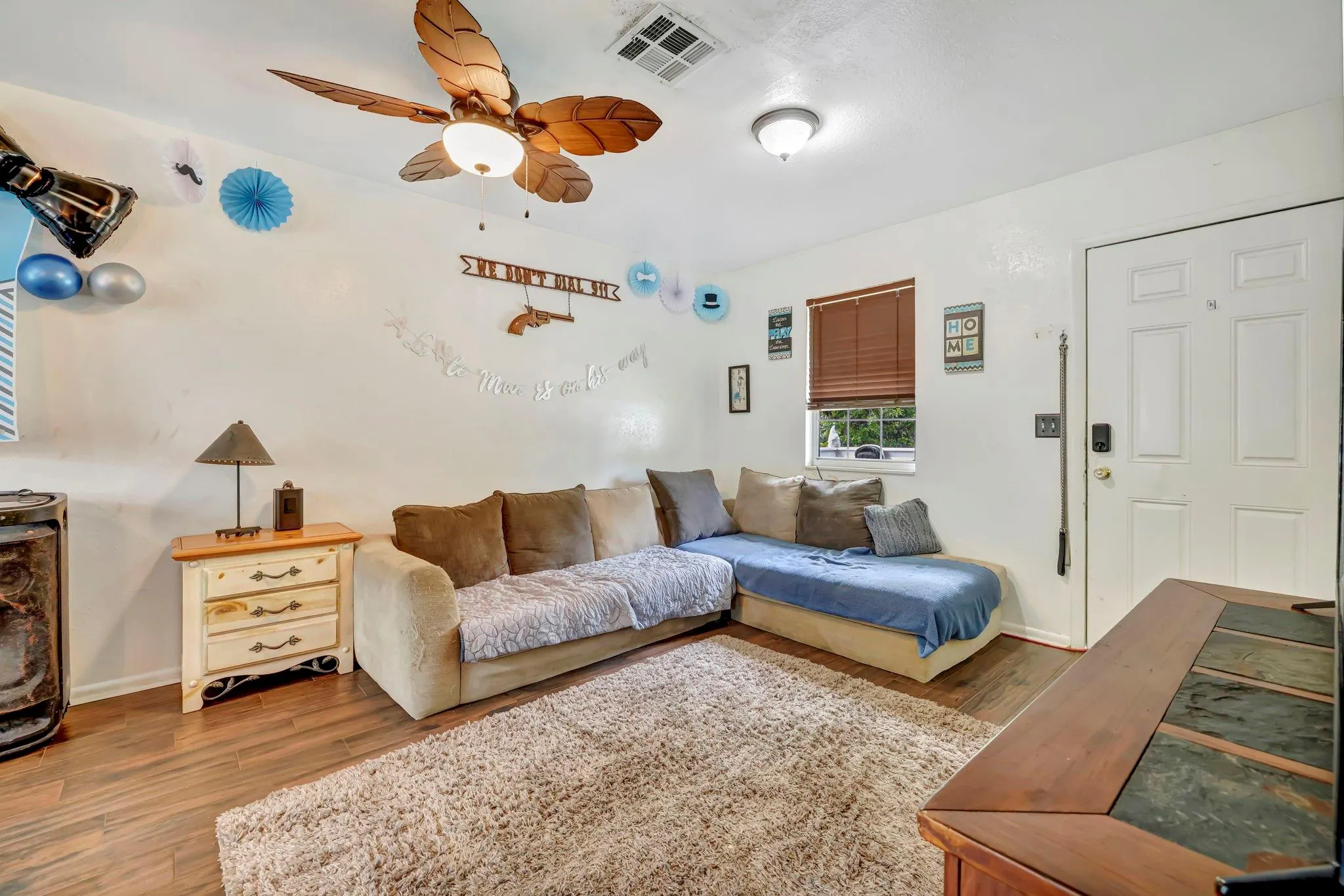 9555 Orange Ave