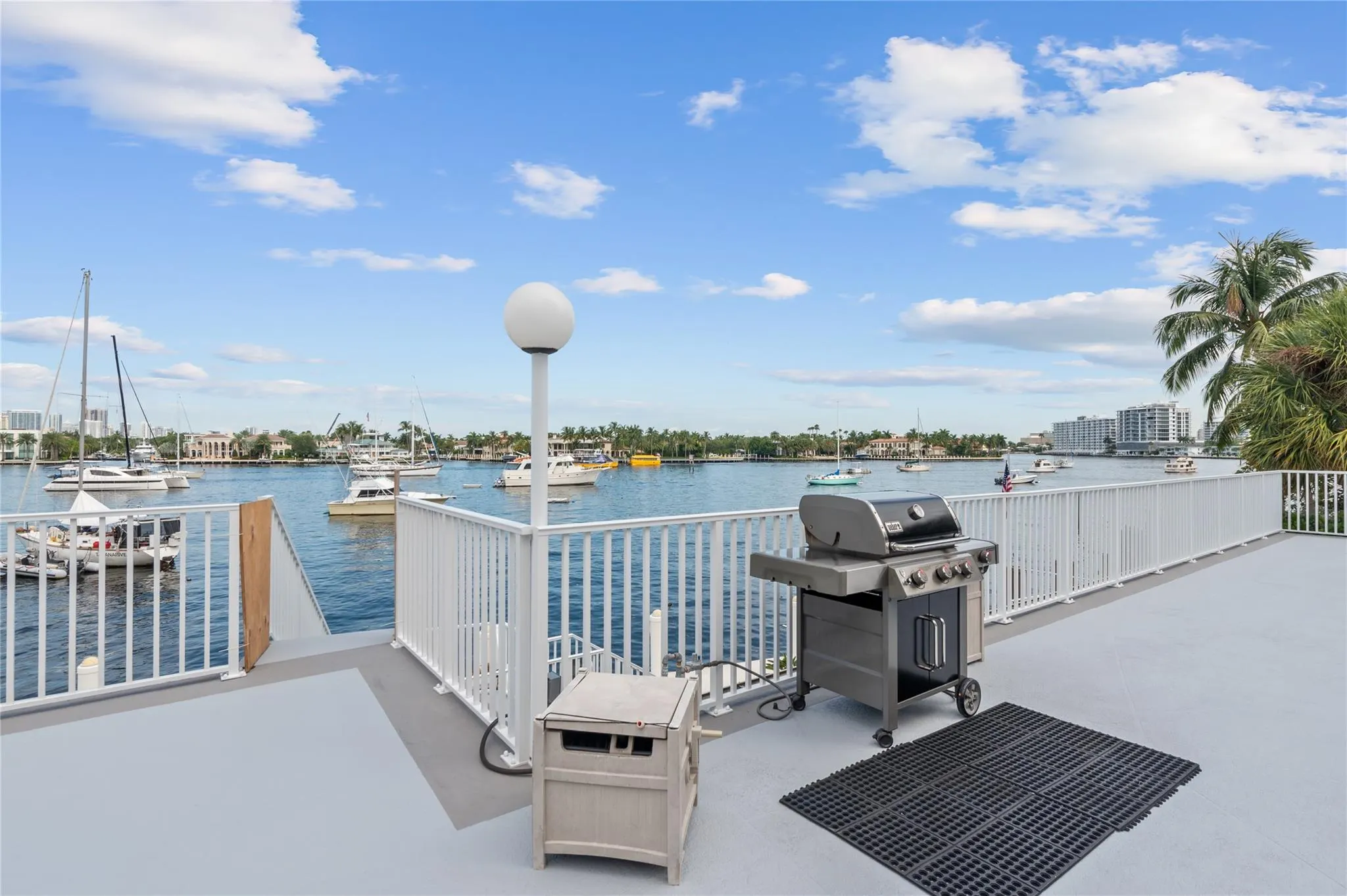 95 N Birch Rd, #304
