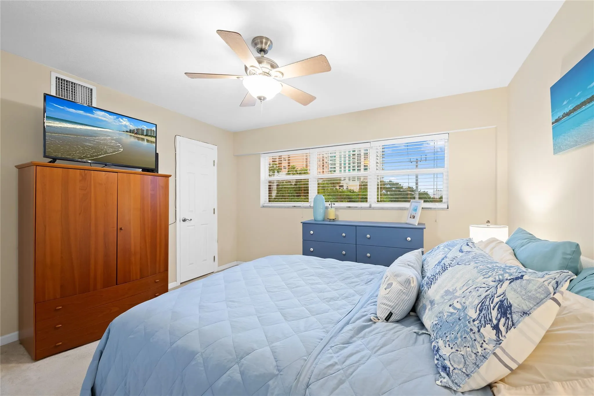 95 N Birch Rd, #304