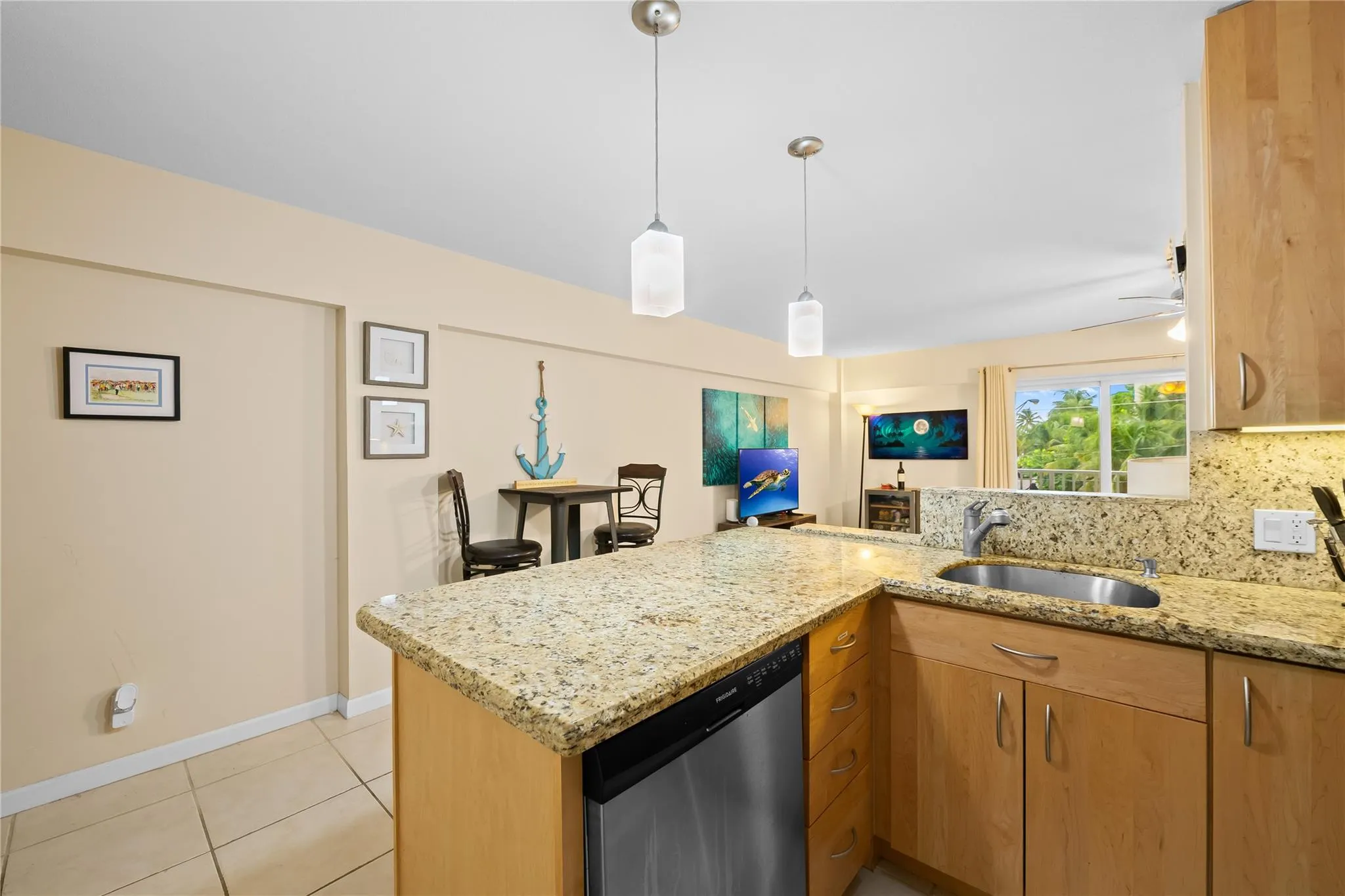 95 N Birch Rd, #304