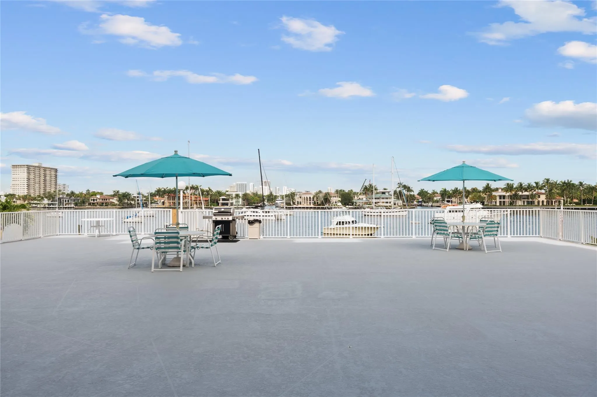 95 N Birch Rd, #304