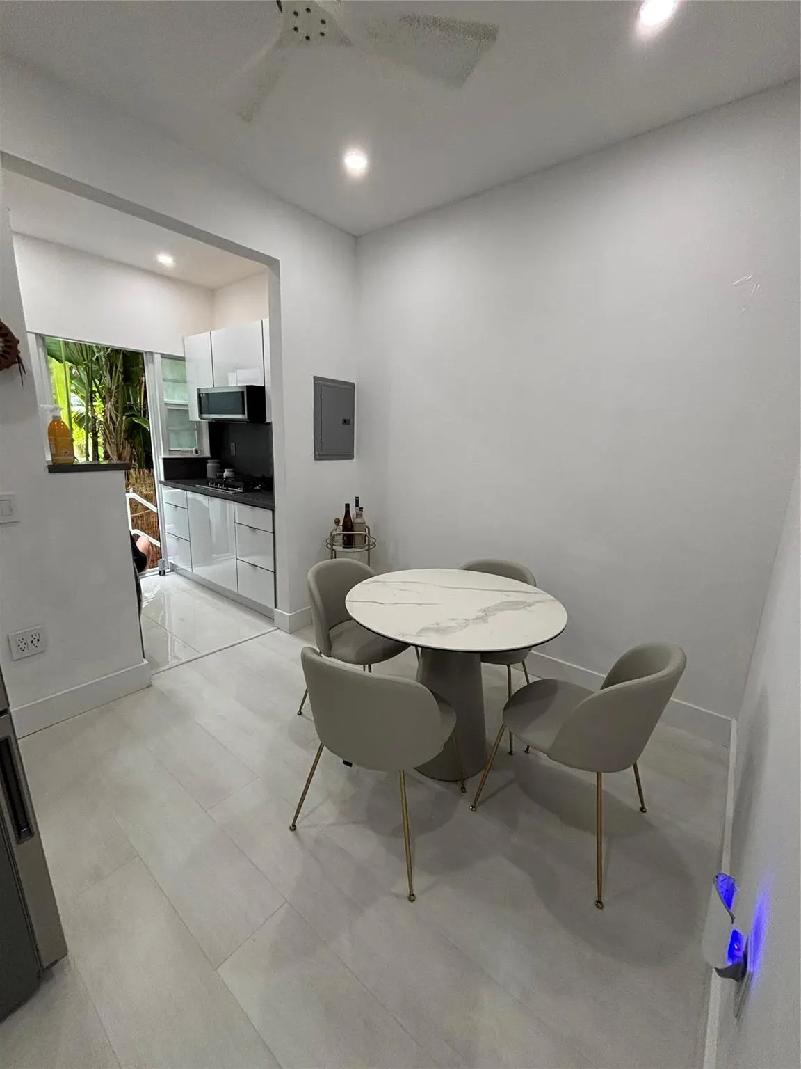 1540 Euclid Ave, #106