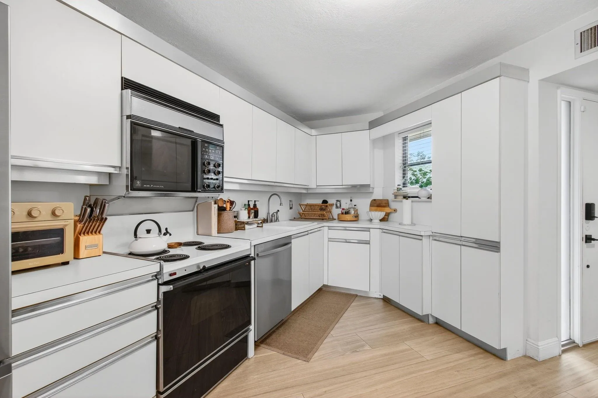 5851 CAMINO DEL SOL, #106