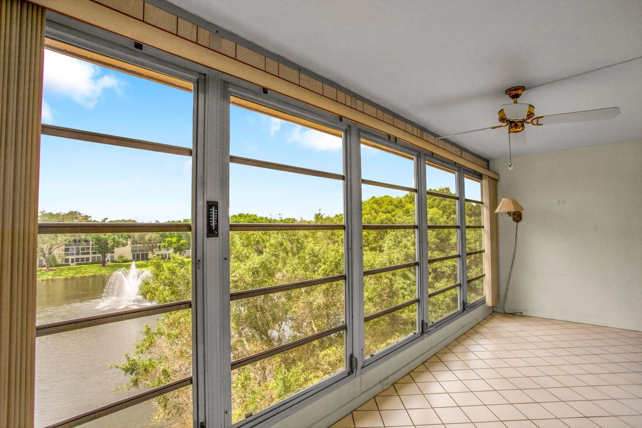 2202 Lucaya Bnd, #D4